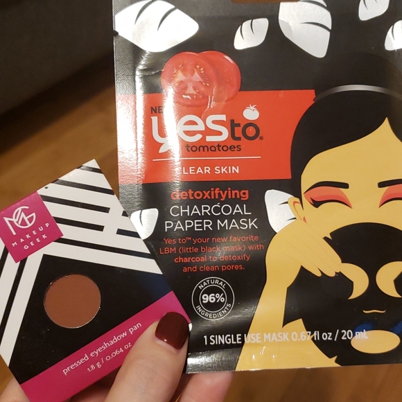 Skin, Hair, and Makeup Beauty Bundle, All New! - Picture 5 of 7